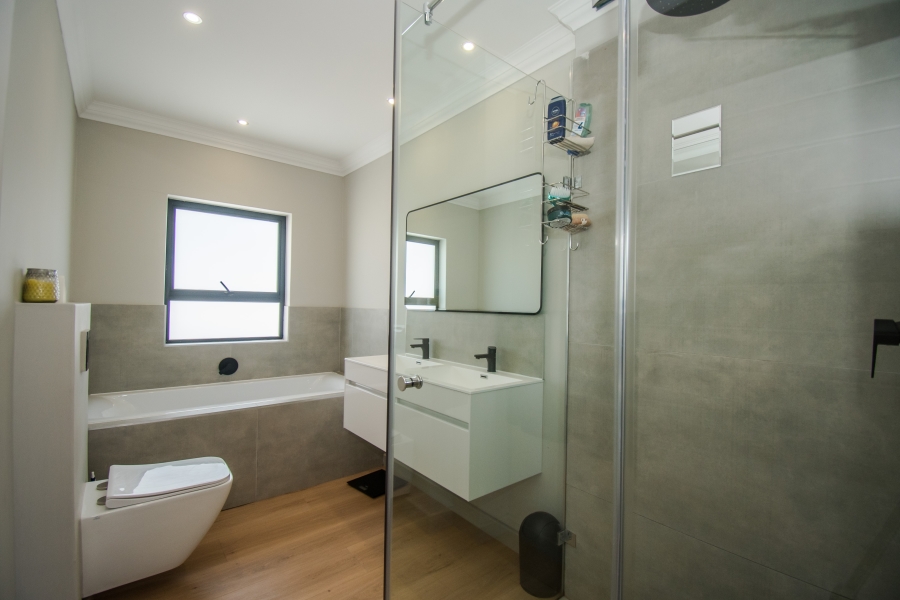 3 Bedroom Property for Sale in Helderberg Village Western Cape